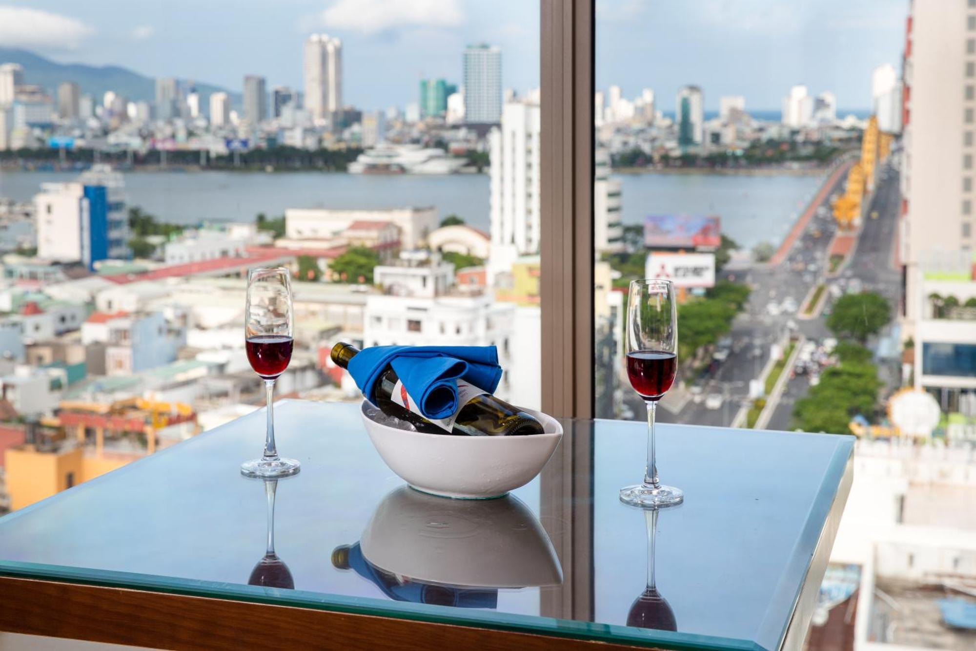 Mitisa Hotel Da Nang - Near Dragon Bridge Екстериор снимка